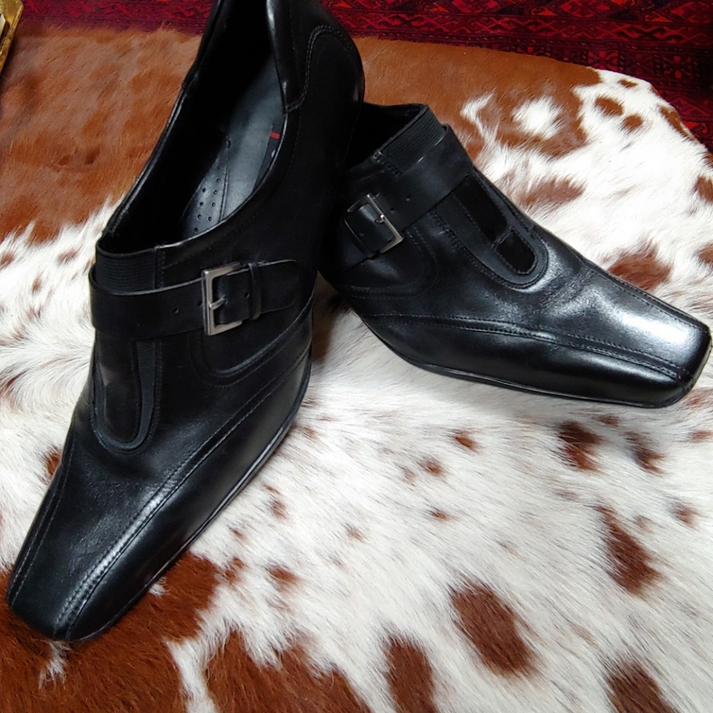 Comfortable Black Leather Box Toe Bootie